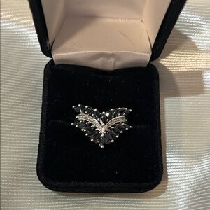 Elegant Silver and Black Women's Ring